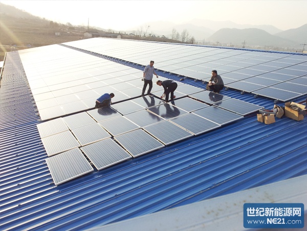 近日,100kw 彩钢瓦屋顶光伏发电项目投产发电,截至目前,该公司光伏